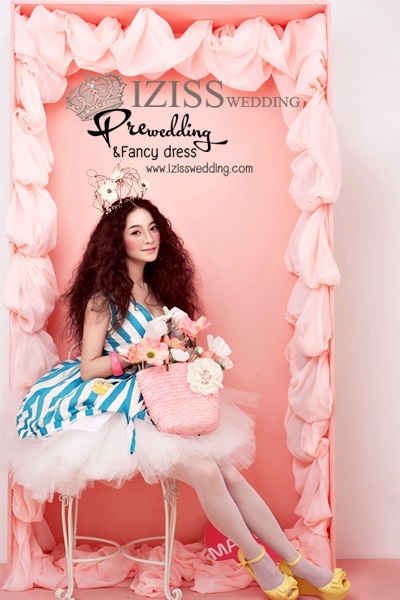 PW008 - **เลิกผลิตค่ะ** ชุดคู่ถ่ายพรีเวดดิ้ง (prewedding dress) & ชุดแต่งงานแฟนซี (Fancy wedding dress)ชายหญิง "ธีมสีฟ้าขาว"