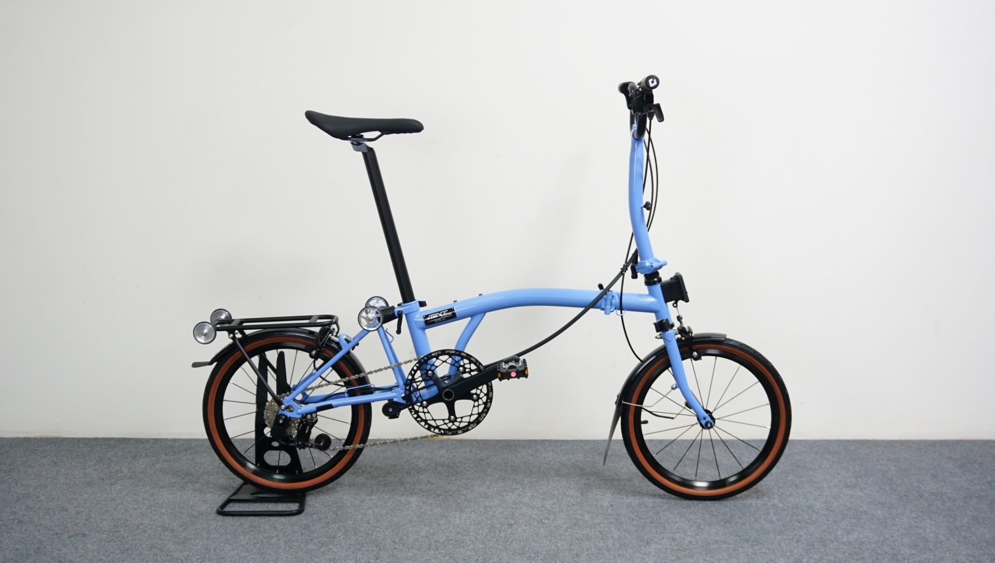 MINT : BOB SIX 16" เฟรมโครโมลี่ รุ่นมีตะแกรงท้าย พับสามตอน 6 สปีด นน. 11 กก.