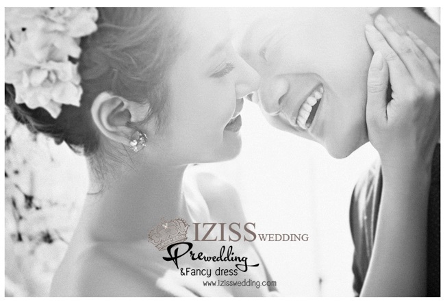 PW234 - **พรีออเดอร์เฉพาะชุดผญ.** ชุดคู่ถ่ายพรีเวดดิ้ง (prewedding dress) & ชุดแต่งงานแฟนซี (Fancy wedding dress)ชายหญิง "ธีมสีชมพู-เขียว"