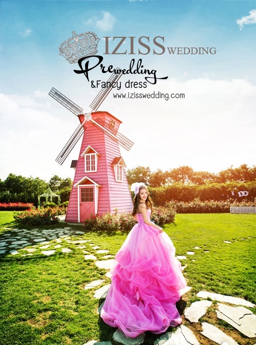 PW282 - **พรีออเดอร์ค่ะ** ชุดคู่ถ่ายพรีเวดดิ้ง (prewedding dress) & ชุดแต่งงานแฟนซี (Fancy wedding dress)ชายหญิง "ธีมสีชมพู-ขาว"