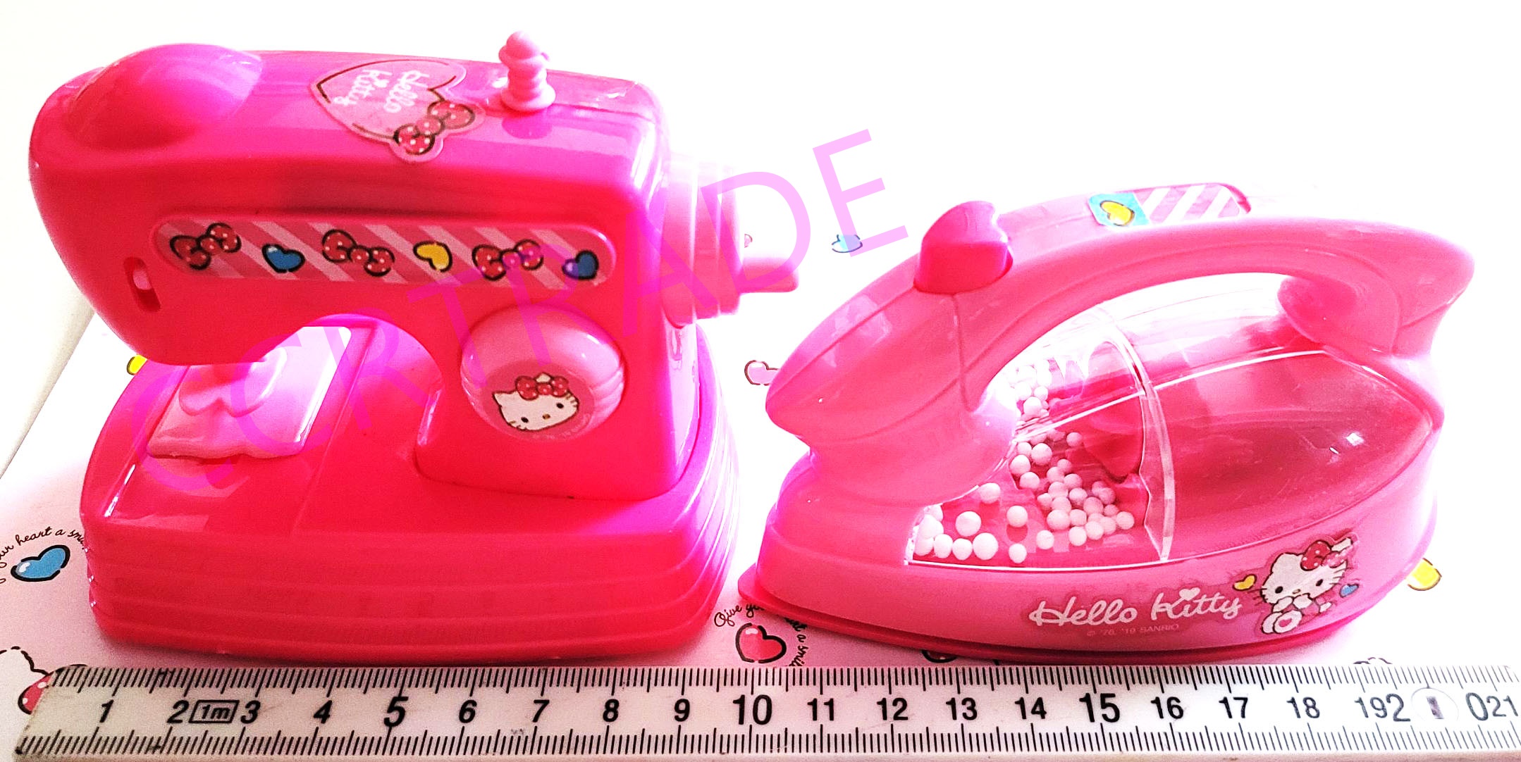 เซ็ทเครื่องใช้ในบ้านคิตตี้ มีไฟกล่องหิ้ว 15x27 ซม.(ลิขสิทธิ์แท้)(1X3)