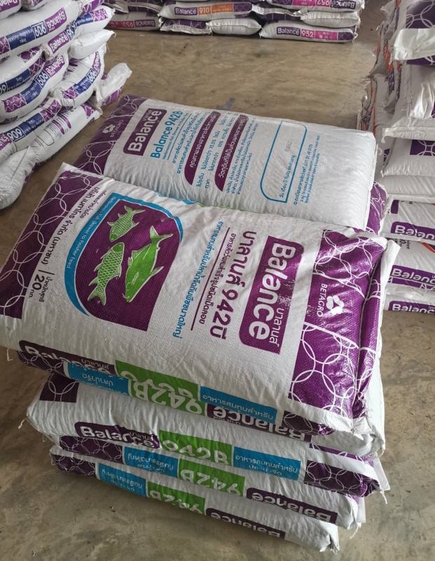 BALANCE FEED อาหารปลากินพืชกลาง บาลานส์ 942B โปรตีน 15.5 %