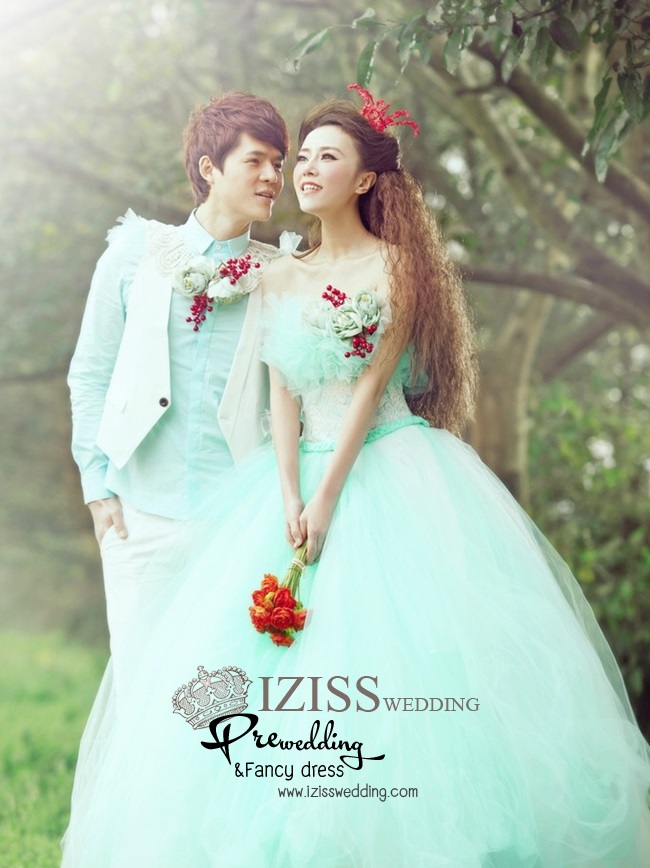 PW103 - Pre order ชุดคู่ถ่ายพรีเวดดิ้ง (prewedding dress) & ชุดแต่งงานแฟนซี (Fancy wedding dress)ชายหญิง "ธีมสีเขียว-ขาว"