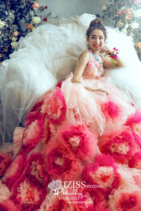 PW392- **พร้อมส่งชุดผู้หญิง'**ชุดคู่ถ่ายพรีเวดดิ้ง (prewedding dress) & ชุดแต่งงานแฟนซี (Fancy wedding dress)ชายหญิง "ธีมสีชมพู"