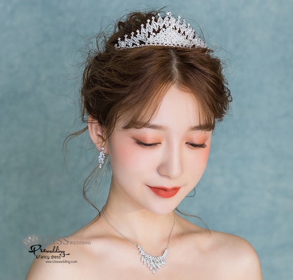 AC028 **พรีออเดอร์**ชุดเทียร่า มงกุฎเพชร ต่างหูและสร้อยคอ ชุดเครื่องประดับเจ้าสาวสวยหรูดุจเจ้าหญิง