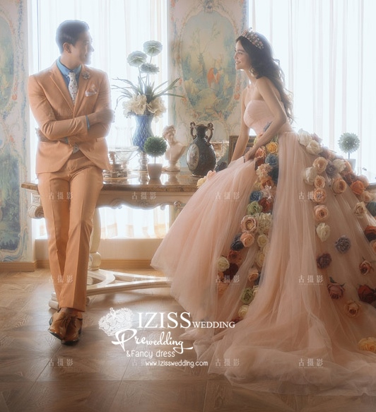 PW348-**พรีออเดอร์ค่ะ**ชุดคู่ถ่ายพรีเวดดิ้ง (prewedding dress) & ชุดแต่งงานแฟนซี (Fancy wedding dress)ชายหญิง "ธีมสีฟ้า"