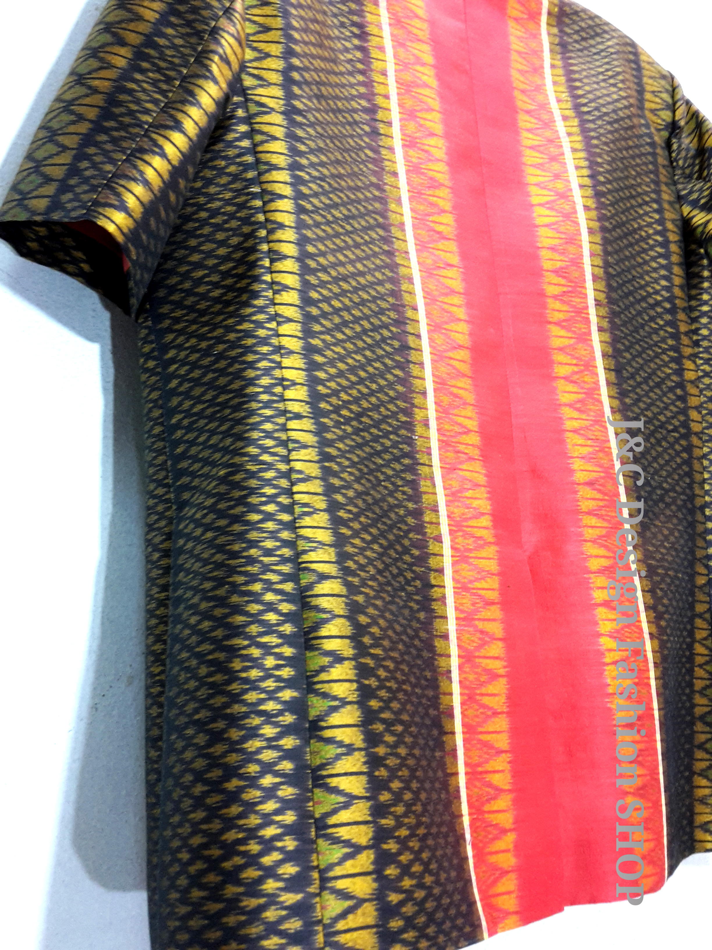 เสื้อสูทชายไหมแท้มัดหมี่ตีนแดง เสื้อสูทชายไหมแท้บุรีรัมย์ สูทผ้าไทยชาย ซาฟารีผ้าไหมชาย สูทผ้าไหมมัดหมี่แท้สีแดงเลือดนกทอมือ5 สี