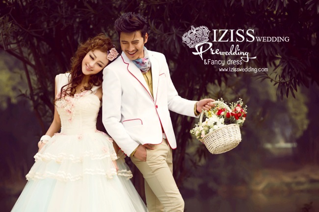 PW110 - Pre order ชุดคู่ถ่ายพรีเวดดิ้ง (prewedding dress) & ชุดแต่งงานแฟนซี (Fancy wedding dress)ชายหญิง "ธีมสีครีม-ขาว"
