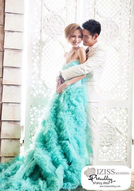 PW285 - Preorder ชุดคู่ถ่ายพรีเวดดิ้ง (prewedding dress) & ชุดแต่งงานแฟนซี (Fancy wedding dress)ชายหญิง "ธีมสีเขียวมินท์-ขาว"