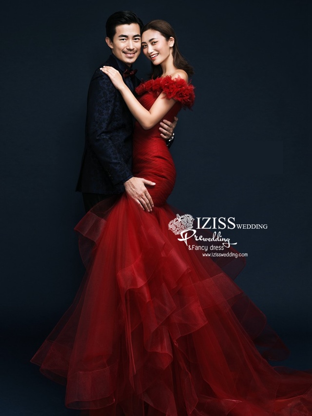 PW453- **พรีออเดอร์*ชุดสีแดงหางปลา ชุดยกน้ำชา ชุดถ่ายพรีเวดดิ้ง (prewedding dress) & ชุดแต่งงานแฟนซี (Fancy wedding dress) "ธีมสีแดง"