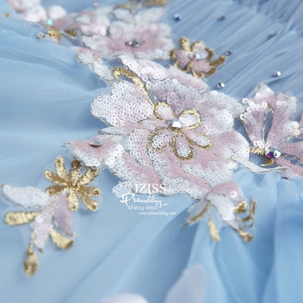 PW586- **พรีออเดอร์ค่ะ**ชุดราตรี ชุดแฟนซี ชุดคู่ถ่ายพรีเวดดิ้ง (prewedding dress) & ชุดแต่งงานแฟนซี (Fancy wedding dress)ชายหญิง "ธีมสีฟ้า"