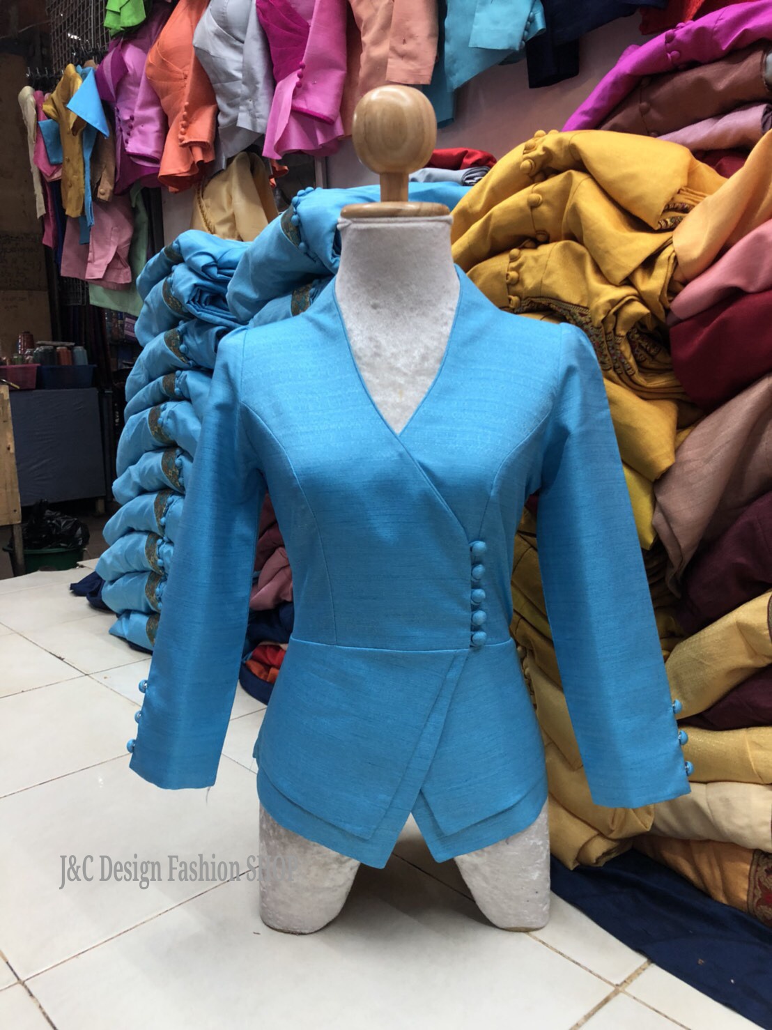 เสื้อผ้าไทยพื้นเมืองสีฟ้า #เสื้อผ้าไหมลาวสีฟ้า#เสื้อผ้าฝ้ายสีฟ้าแต่งเอวระบาย #เสื้อผ้ไหมอินเดียสีฟ้า