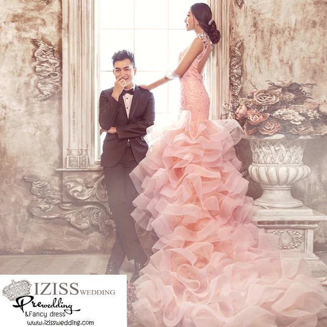 PW239 - **พร้อมส่งทั้งเซ็ท** ชุดคู่ถ่ายพรีเวดดิ้ง (prewedding dress) & ชุดแต่งงานแฟนซี (Fancy wedding dress)ชายหญิง "ธีมสีส้ม-ดำ"