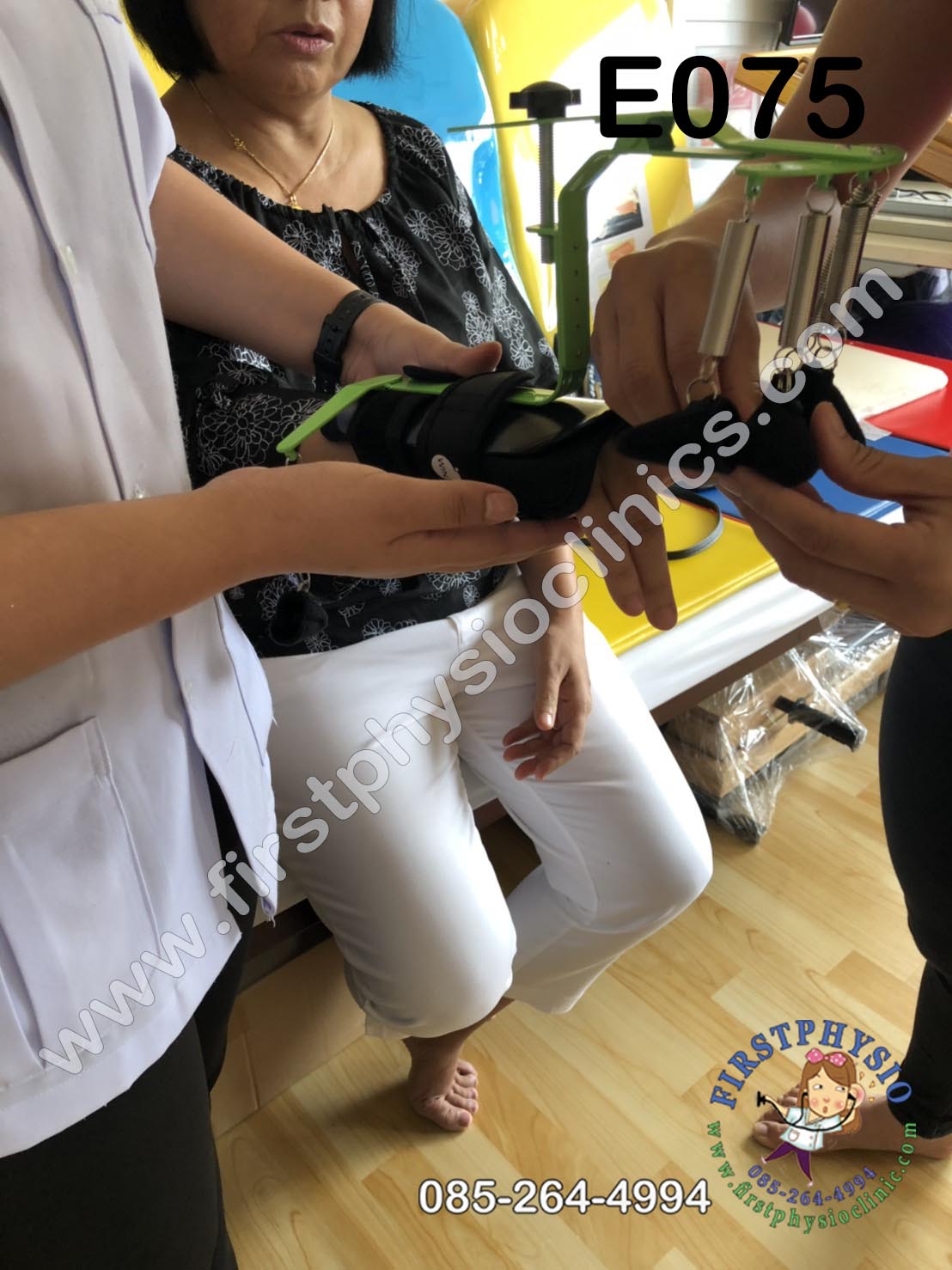 เครื่องบริหารนิ้วมือ/ อุปกรณ์ออกกำลังกายนิ้ว 5 นิ้ว ด้ามจับ แบบมีคานสปริง/ อุปกรณ์ฝึกความแข็งแรงของนิ้ว /อุปกรณ์ฝึกความยืดหยุ่นของนิ้ว/Wrist and finger dynamic