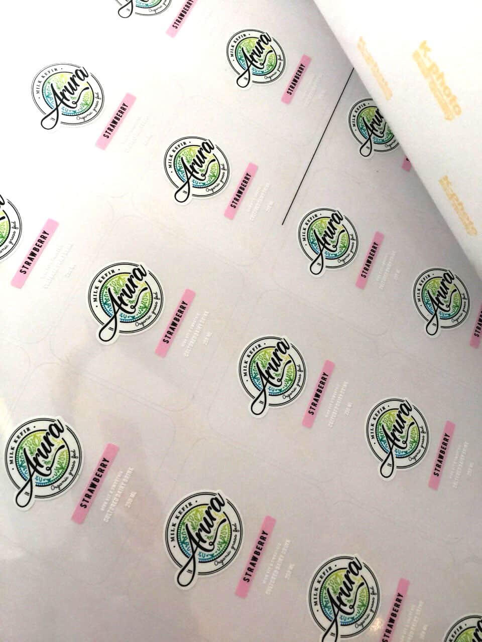 ฉลากสินค้า สติ๊กเกอร์พีวีซีใส พิมพ์หมึกขาว