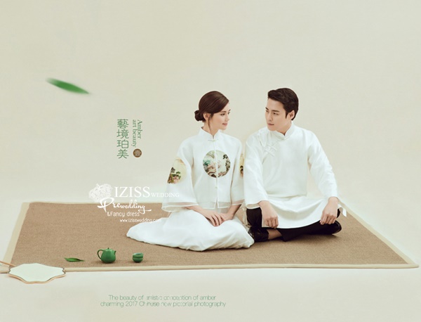 PW587- **พรีออเดอร์ค่ะ**ชุดกี่เพ้าจีนประยุกต์ ชุดแฟนซี ชุดคู่ถ่ายพรีเวดดิ้ง (prewedding dress) & ชุดแต่งงานแฟนซี (Fancy wedding dress)ชายหญิง "ธีมสีขาว"