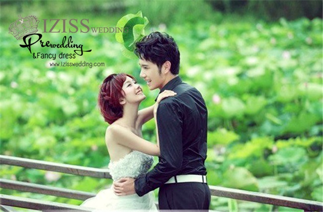 PW004 - **เลิกผลิตค่ะ** ชุดคู่ถ่ายพรีเวดดิ้ง (prewedding dress) & ชุดแต่งงานแฟนซี (Fancy wedding dress)ชายหญิง "ธีมสีขาว-ดำ"