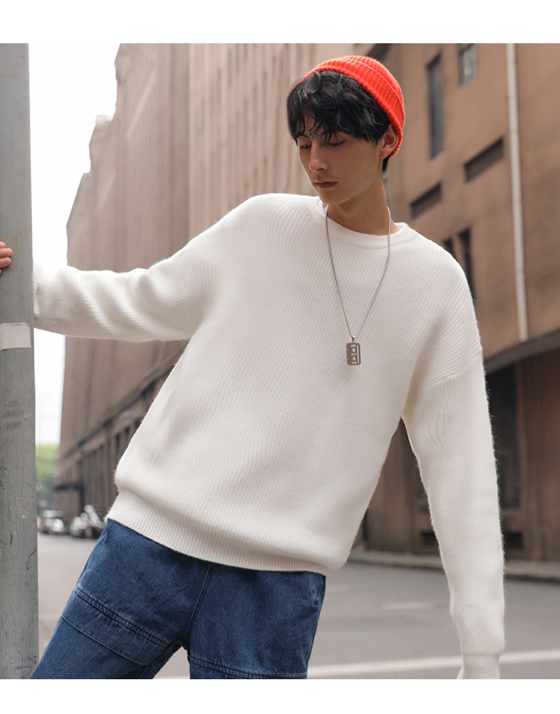 เสื้อไหมพรมผู้ชาย สีขาว คอกลม แขนยาว ทรงOversize สเวตเตอร์ผู้ชาย ผ้าหนานุ่ม ยืดหยุ่นได้ดี ใส่กันหนาว เสื้อไหมพรมกันหนาวผู้ชาย แฟชั่นหน้าหนาว สไตล์เกาหลี