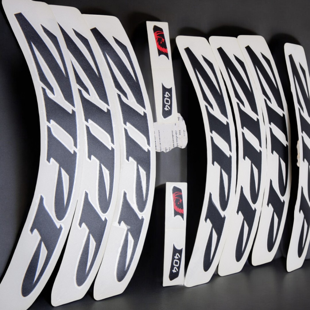 🚴♂️ สติ๊กเกอร์แต่งล้อ ZIPP 404 – ZIPP LOGO สีดำด้าน (Matte Black)