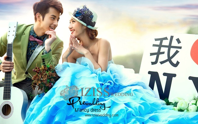 PW083 - **พรีออเดอร์** ชุดคู่ถ่ายพรีเวดดิ้ง (prewedding dress) & ชุดแต่งงานแฟนซี (Fancy wedding dress)ชายหญิง "ธีมสีฟ้า"