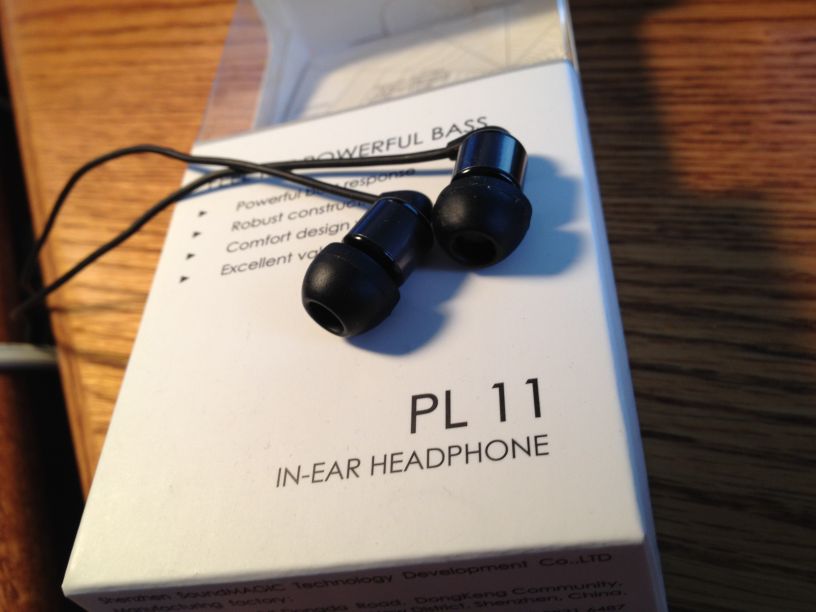 ขายหูฟัง Soundmagic PL11 หูฟังพลังเบส 2 รางวัลการันตี Trustreview และ นิตยสารStuff 5ดาวเต็ม บอดี้เหล็กไหล โดดเด่นทั้งเบส และ รูปร่างสะดุดตา ในราคาสามัญชน