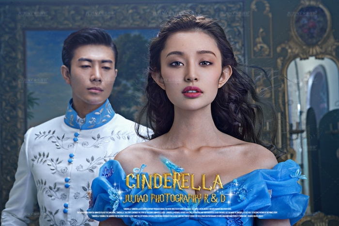 PW357 - **พร้อมส่งเฉพาะชุดผู้ชายค่ะ** ชุดคู่ถ่ายพรีเวดดิ้ง (prewedding dress) & ชุดแต่งงานแฟนซี (Fancy wedding dress)ชายหญิง "ธีมสีเจ้าหญิงสีน้ำเงิน-เจ้าชายชุดสีขาวฟ้า"