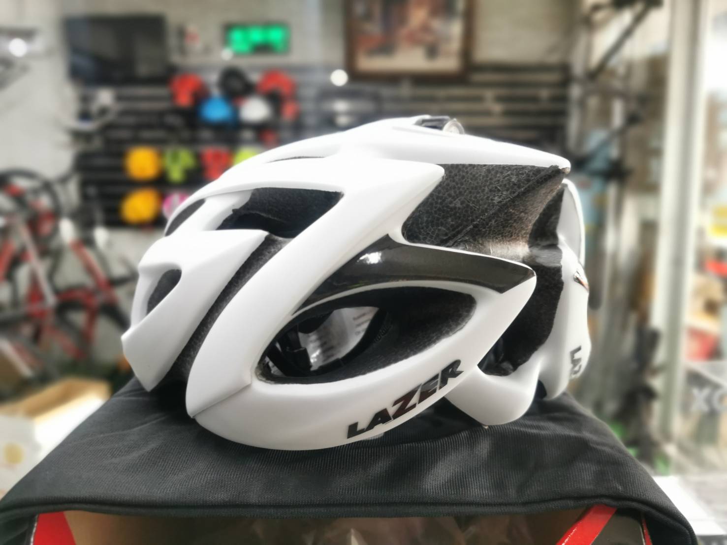 หมวกกันน็อคจักรยาน LAZER รุ่น 02