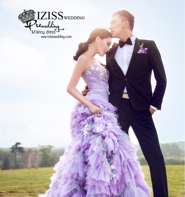 PW460- **พรีออเดอร์**ชุดแต่งงานแฟนซี ชุดเดรสสีม่วง ชุดถ่ายพรีเวดดิ้ง (prewedding dress) & ชุดแต่งงานแฟนซี (Fancy wedding dress) "ธีมสีม่วง ดำ"