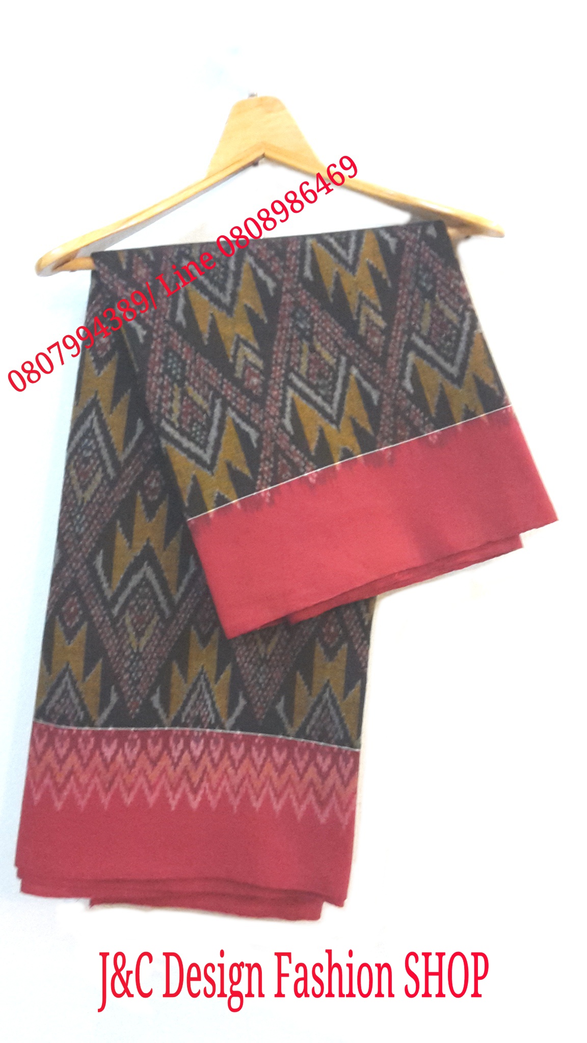 ผ้าถุงตีนแดงตัดสำเร็จ หัวตีนแดงผืนเดียวไม่ตัดต่อตีน ผ้ามัดหมี่ตีนแดง ผ้าซิ่นตีนแดง.ผ้าถุงสำเร็จรูป ผ้าซิ่นย้อมครามหมักโคลน ผ้าซิ่นตีนแดง ผ้าฝ้ายตีนแดง ผ้าทอพื้นเมืองบุรีรัมย์ ลายอัปสรามงกุฎกุญชร