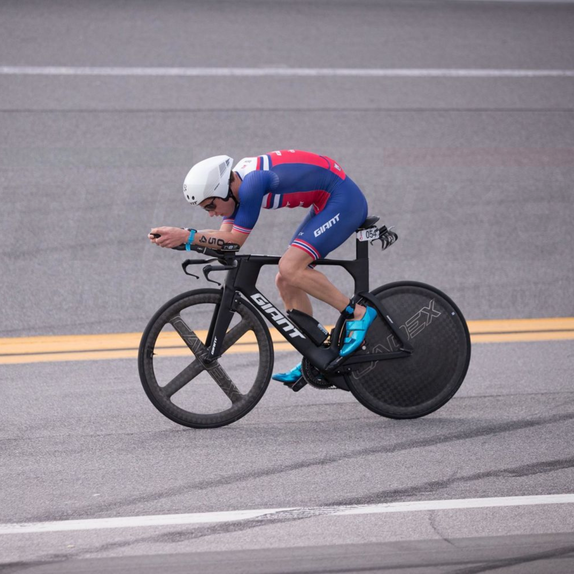 หมวกกันน็อคจักรยาน GIANT Rivet แอร์โร่ว์