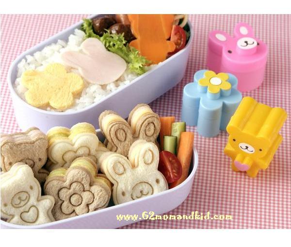 ++พร้อมส่ง++ พิมพ์กดแซนวิช ขนมปัง คุ๊กกี้ อาหาร พร้อมปั๊มลวดลาย หน้าตา 1 เซต มี 3 ลาย กระต่าย / ดอกไม้ / หมี (ราคาถูกแบบนี้เป็นสินค้าจากจีนนะคะ)