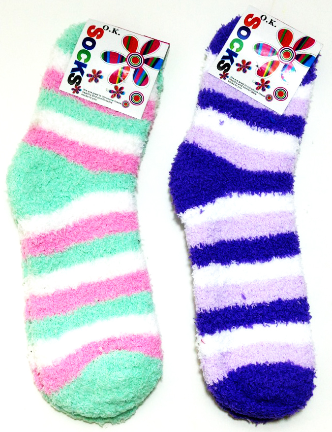 ถุงเท้าขนนุ่มสีหวาน ลายขวาง (Free size)