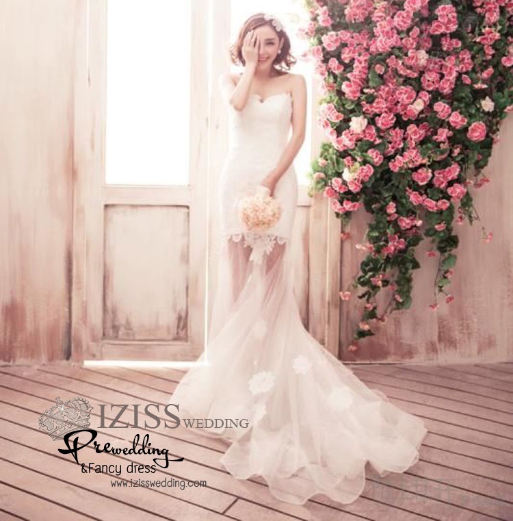 PW082 - **พร้อมส่งเฉพาะชุดผู้ชายค่ะ** ชุดคู่ถ่ายพรีเวดดิ้ง (prewedding dress) & ชุดแต่งงานแฟนซี (Fancy wedding dress)ชายหญิง "ธีมสีขาว"