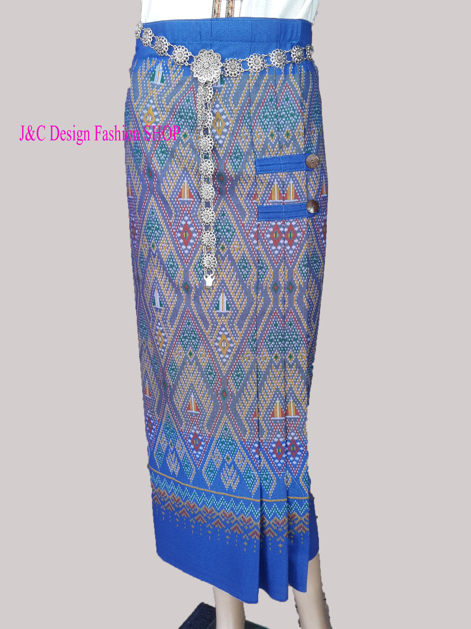 ผ้าซิ่นสำเร็จรูปผ้าซิ่นผ้าฝ้ายสีฟ้า แบบป้ายแต่ง 3 จีบกระดุมกระลา ผ้าถุงสำเร็จรูปสีฟ้า ผ้ามัดหมี่แพรวาสำเร็จสำเร็จรูป