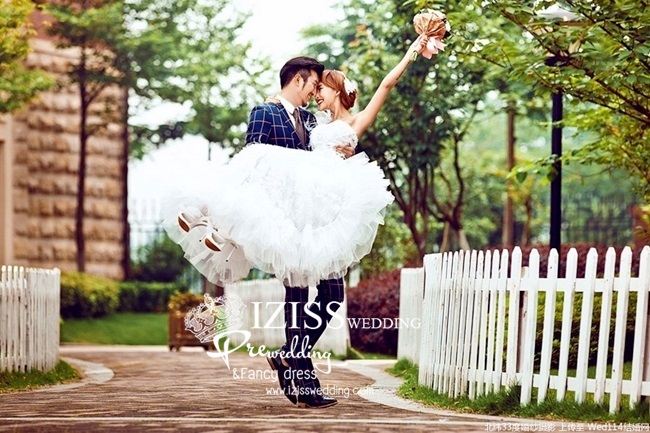 PW091 - Pre order ชุดคู่ถ่ายพรีเวดดิ้ง (prewedding dress) & ชุดแต่งงานแฟนซี (Fancy wedding dress)ชายหญิง "ธีมสีขาว-น้ำเงิน"
