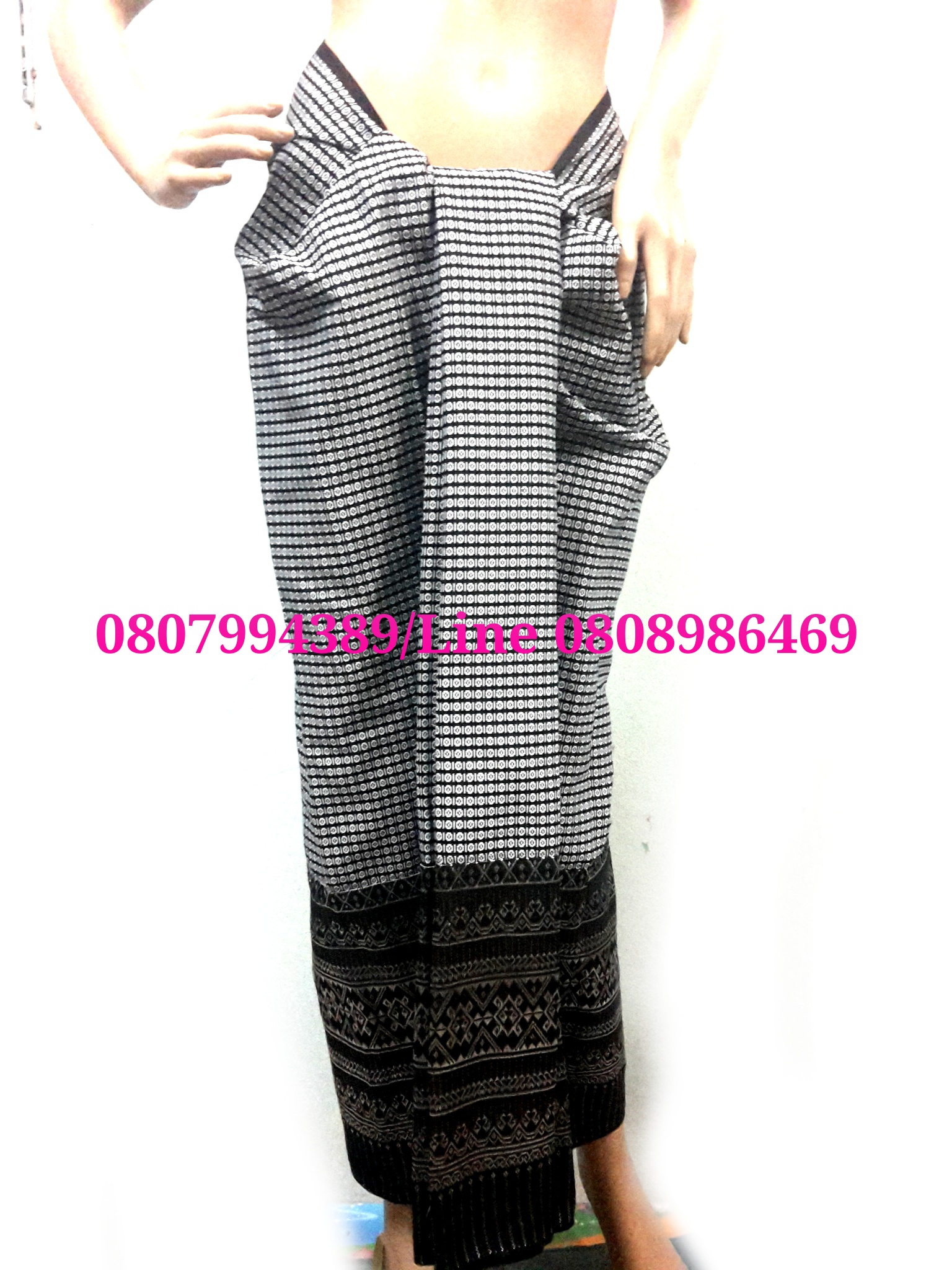 ผ้าซิ่นตีนจกขาวดำ ผ้าซิ่นฝ้ายตีนจก ผ้าถุงผ้าฝ้ายทอตีนจก ผ้าทอพื้นเมืองบุรีรัมย์ ลายผ้ายยกตีนจก 2 เมตร