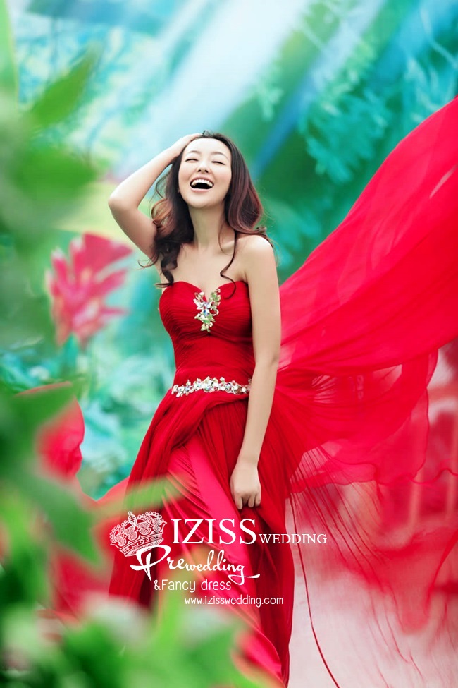 PW206 - Pre order ชุดคู่ถ่ายพรีเวดดิ้ง (prewedding dress) & ชุดแต่งงานแฟนซี (Fancy wedding dress)ชายหญิง "ธีมสีแดง-ดำ"