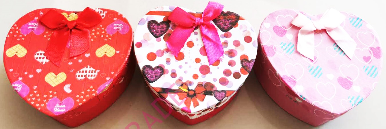 กล่องของขวัญหัวใจ ฝาเปิด 9.5x11 ซม.