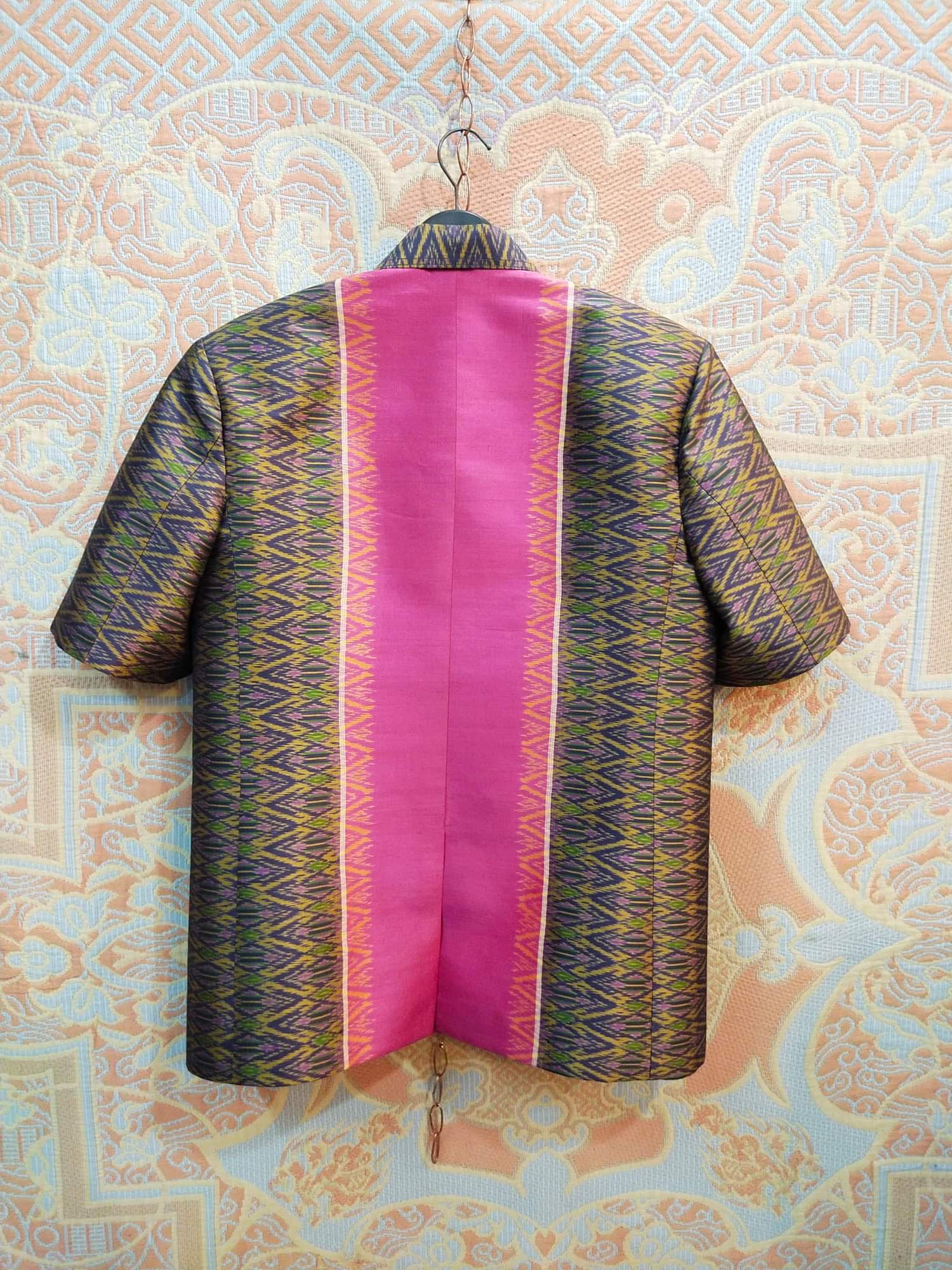 เสื้อสูทชายไหมแท้มัดหมี่ทอมือสีน้ำเงิน เสื้อสูทชายไหมแท้ สูทผ้าไทยชาย ซาฟารีผ้าไทยชาย สูทผ้าไหมสีน้ำเงิน