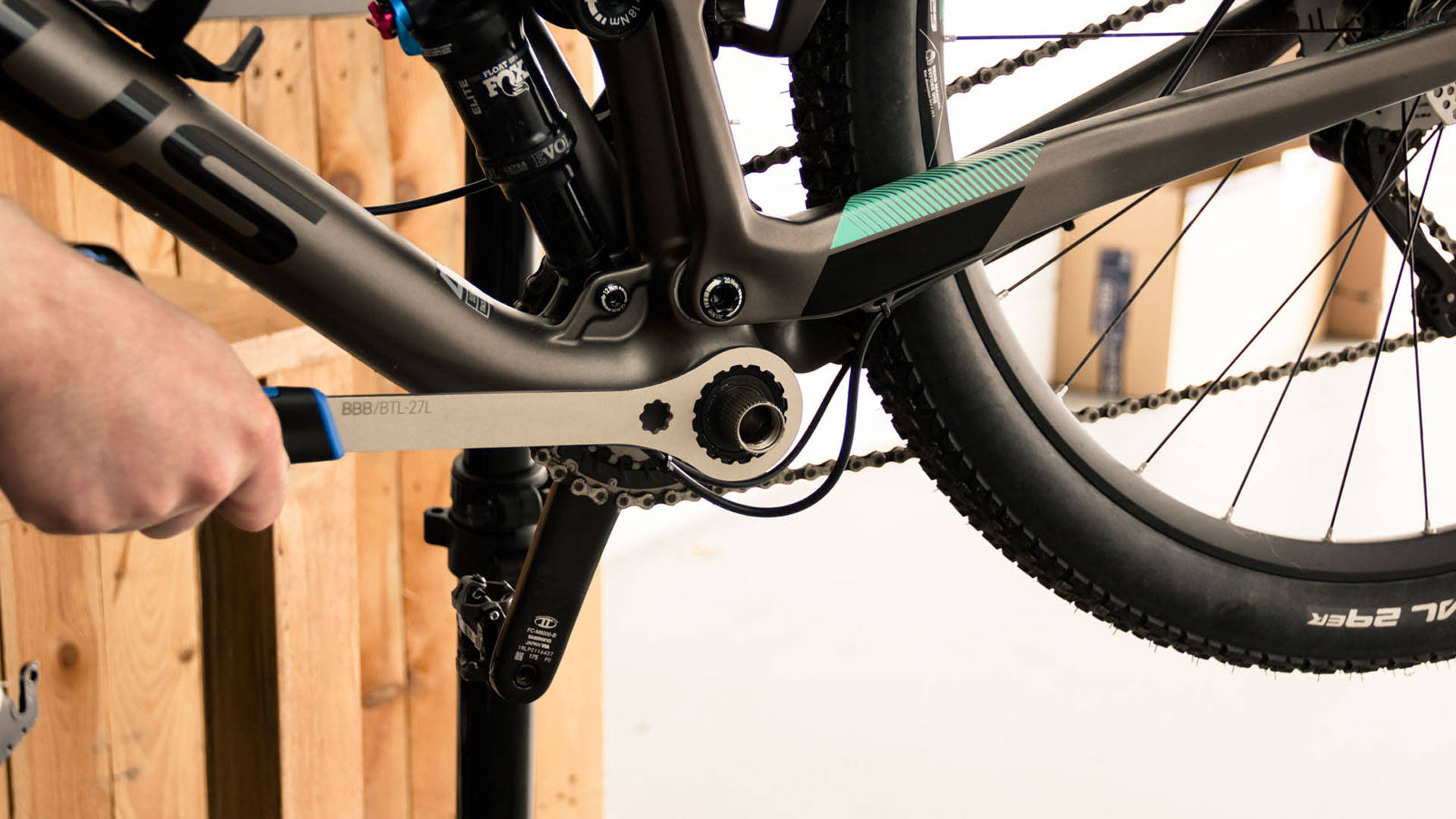 ตัวถอดกะโหลกพร้อมฝาปิด BBB Cycling | Bracket Grip Bracket Tool for Bikes | BTL-27L