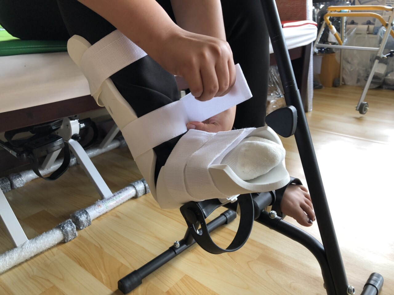 ที่ล็อคเท้าจักรยาน