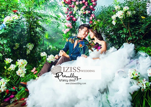 PW544- **พร้อมส่งเฉพาะชุดผญ.ค่ะ**ชุดคู่ถ่ายพรีเวดดิ้ง (prewedding dress) & ชุดแต่งงานแฟนซี (Fancy wedding dress)ชายหญิง "ธีมสีขาว น้ำเงิน"