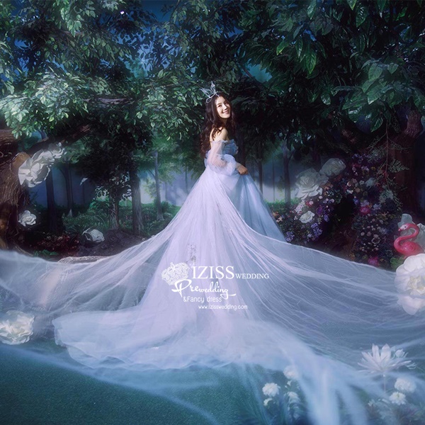 PW627 **พร้อมส่งชุดพรีเวดดิ้งผู้หญิงสีฟ้า** ชุดคู่ถ่ายพรีเวดดิ้ง (prewedding dress) & ชุดแต่งงานแฟนซี (Fancy wedding dress)ชายหญิง "ธีมสีฟ้า"