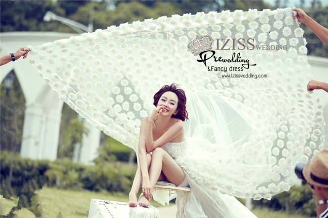 PW004 - **เลิกผลิตค่ะ** ชุดคู่ถ่ายพรีเวดดิ้ง (prewedding dress) & ชุดแต่งงานแฟนซี (Fancy wedding dress)ชายหญิง "ธีมสีขาว-ดำ"