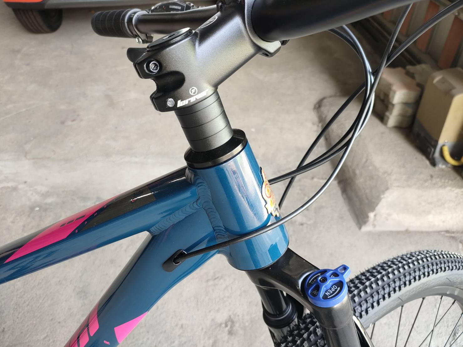 FOREVER จักรยานเสือภูเขา เฟรมอลูมิเนียม ล้อ 27.5" เกียร์ Shimano 24 สปีด ดิสเบรก แกนปลดเร็วหน้า-หลัง