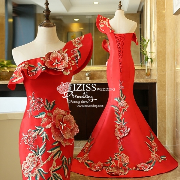 PW437- **พรีออเดอร์สีแดงและสีน้ำเงิน**ชุดกี่เพ้ายาว ชุดยกน้ำชา ชุดถ่ายพรีเวดดิ้ง (prewedding dress) & ชุดแต่งงานแฟนซี (Fancy wedding dress) "ธีมสีแดง"