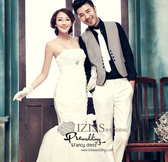 PW207 - Pre order ชุดคู่ถ่ายพรีเวดดิ้ง (prewedding dress) & ชุดแต่งงานแฟนซี (Fancy wedding dress)ชายหญิง "ธีมสีขาว-เทา"