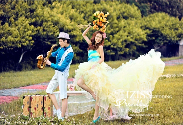 PW170 - Preorder ชุดคู่ถ่ายพรีเวดดิ้ง (prewedding dress) & ชุดแต่งงานแฟนซี (Fancy wedding dress)ชายหญิง "ธีมสีเหลือง-ฟ้า"