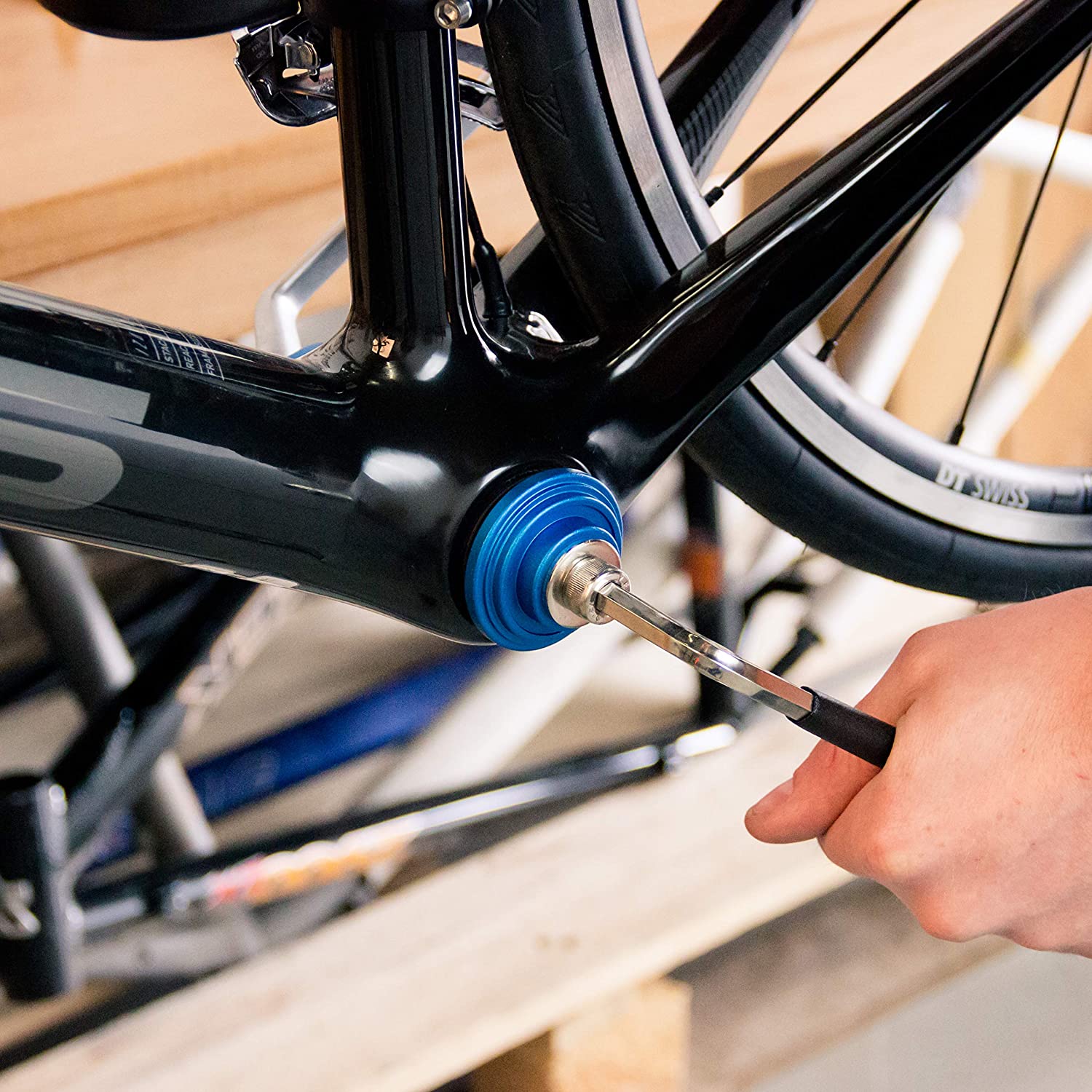 ชุดเครื่องมือถอด ใส่กะโหลกอัดจักรยาน ยี่ห้อ BBB BTL-95 Bracket