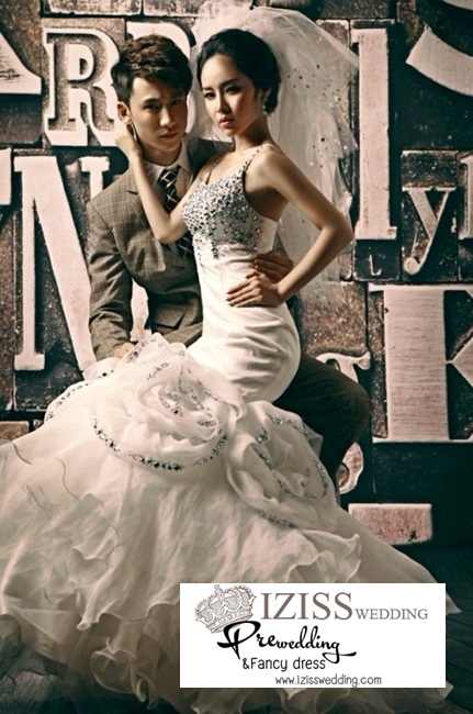 PW118 - Pre order ชุดคู่ถ่ายพรีเวดดิ้ง (prewedding dress) & ชุดแต่งงานแฟนซี (Fancy wedding dress)ชายหญิง "ธีมสีขาว-น้ำตาล"